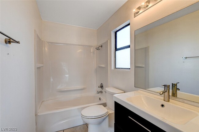 Building Photo - 3928 N Cobble Creek Ct