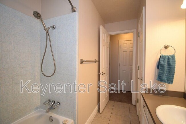 Building Photo - 6502 S 5180 W