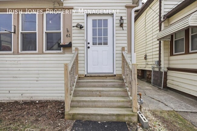Building Photo - 61 Princeton Pl