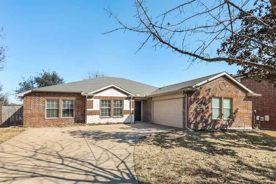 Building Photo - 2027 Northridge Dr