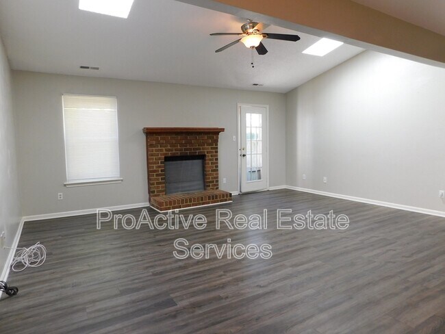 Building Photo - 1433 Drumheller Dr