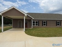 Building Photo - 223 Fern Bank Dr