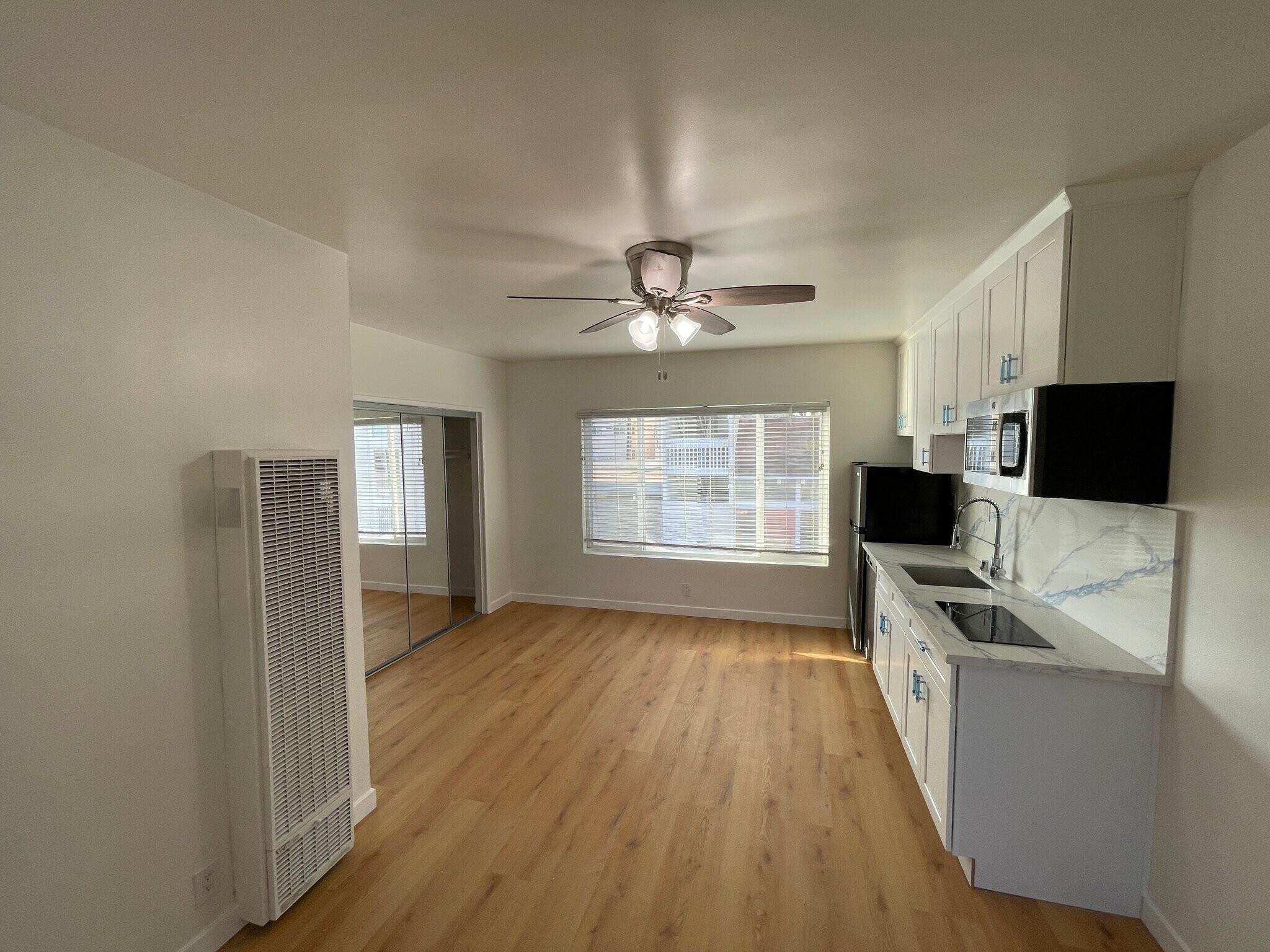 Building Photo - 25 Navy St