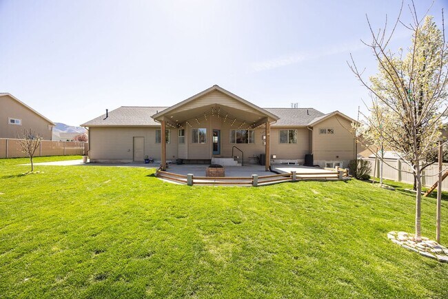 Building Photo - 607 E 420 S