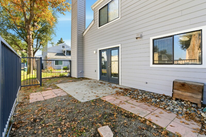 Building Photo - 7675 N First St