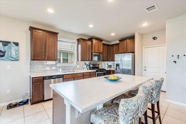 Building Photo - 190 Sandy Path