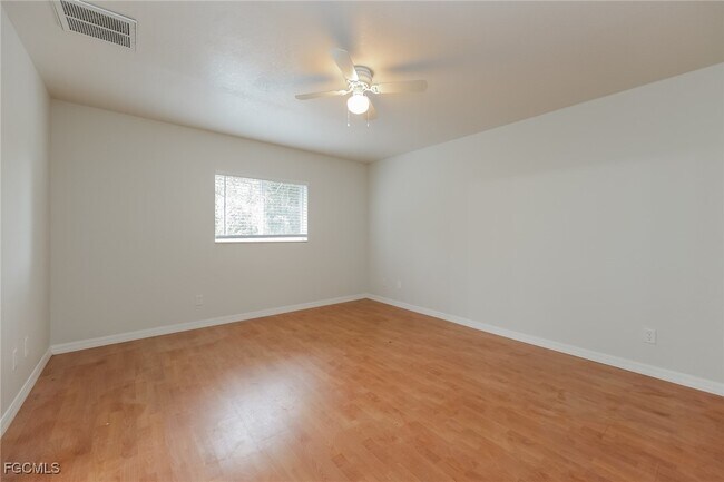 Building Photo - 1581 S Chamberlain Blvd