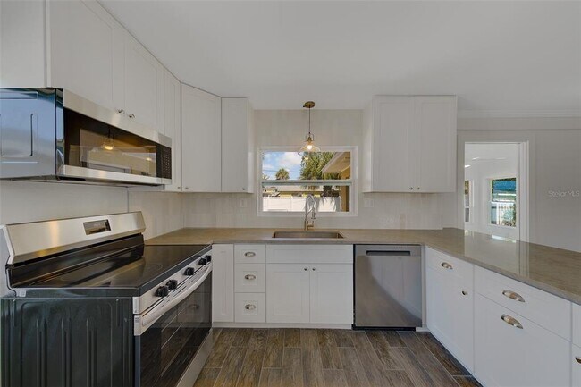 Building Photo - 315 82nd Ave