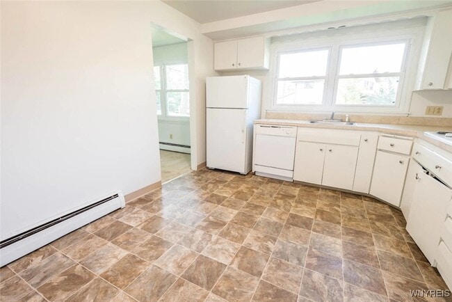 Building Photo - 40 Dalewood Dr