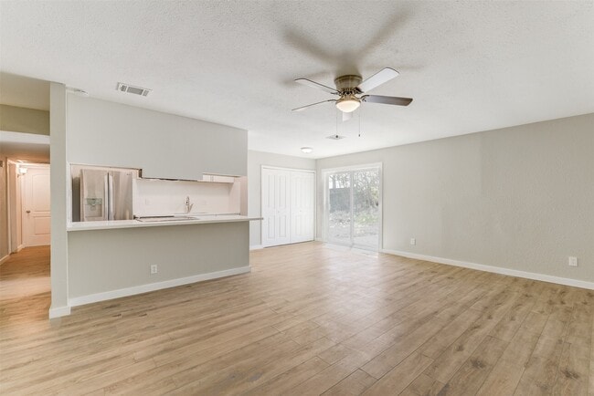 Building Photo - 24015 Beef Canyon Dr