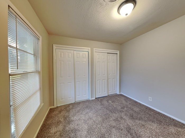 Building Photo - 1628 Canterbury Cir