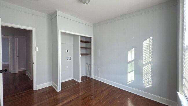 Building Photo - 273 WOODLAWN Ave