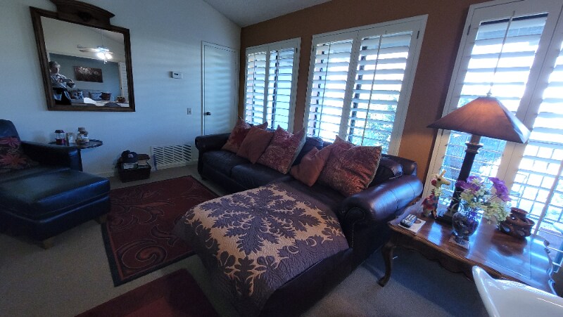 Building Photo - 1100 E Amado Rd