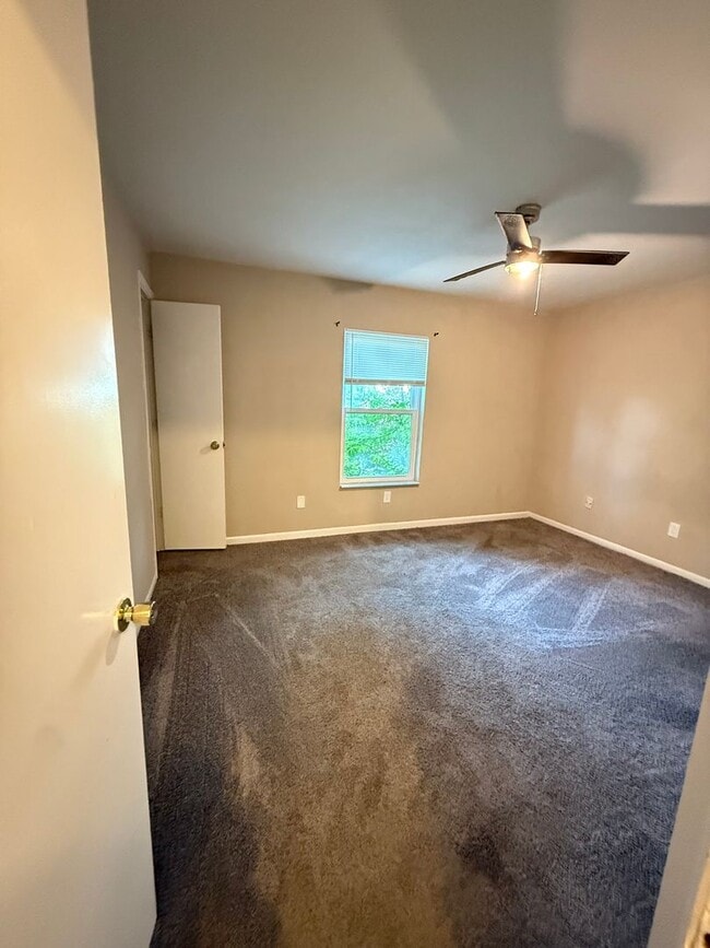 Building Photo - 1721 Active