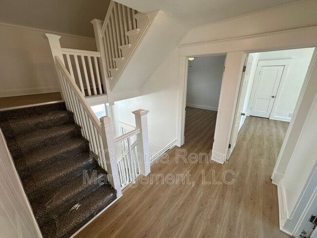 Building Photo - 2958 Lockridge Ave