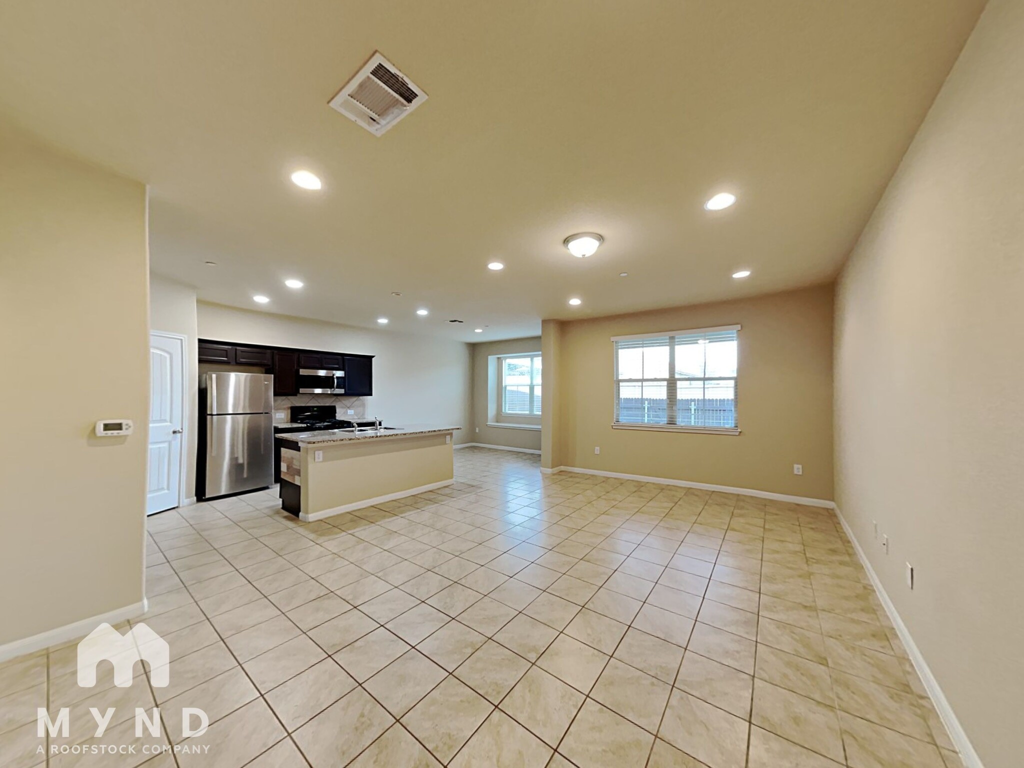 Building Photo - 2880 Donnell Dr