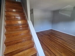 Building Photo - 174 Pine St