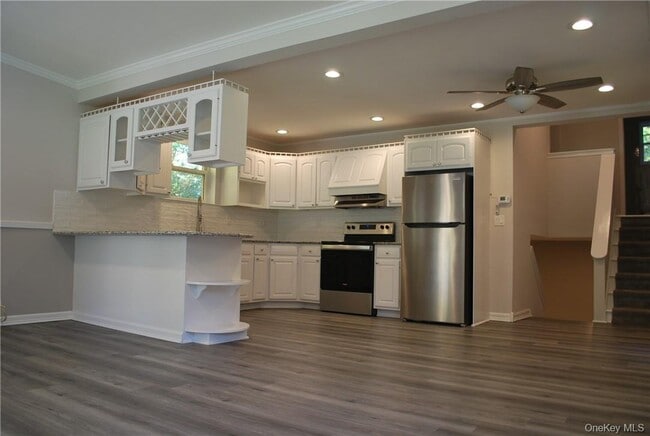 Building Photo - 7 Autumn Trail