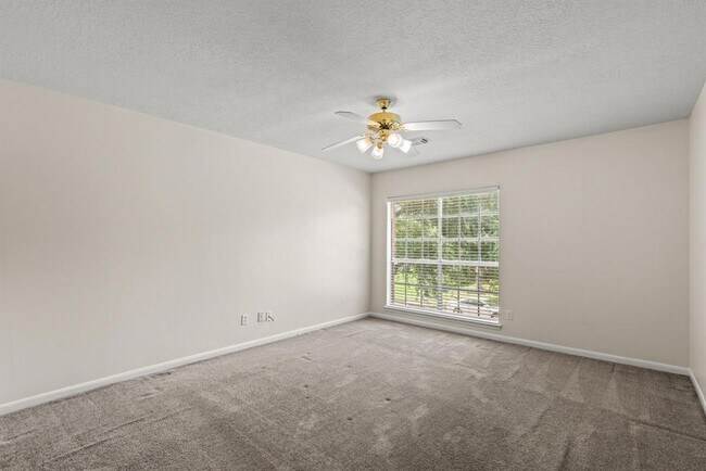 Building Photo - 15810 Mission View Ct