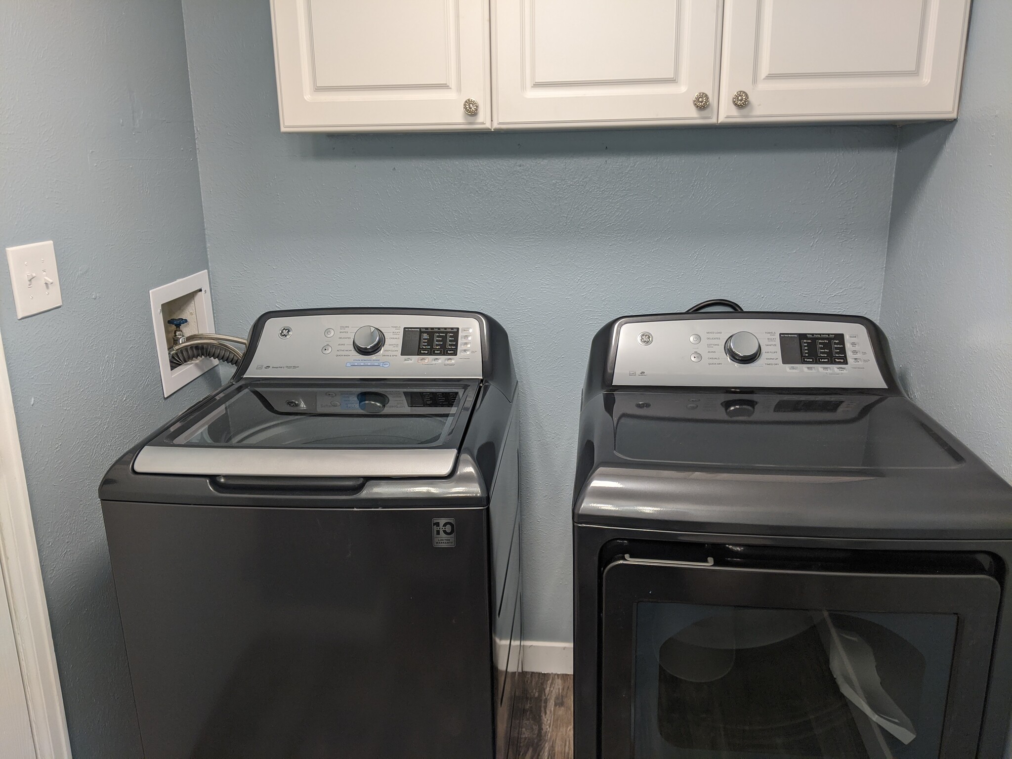 Laundry - 10230 W Jewell Ave