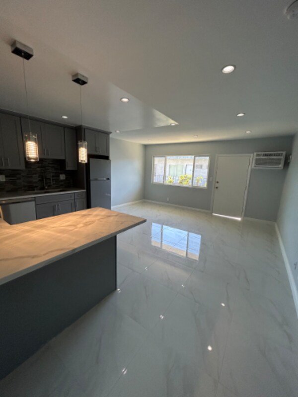 Building Photo - 4660 Kester Ave