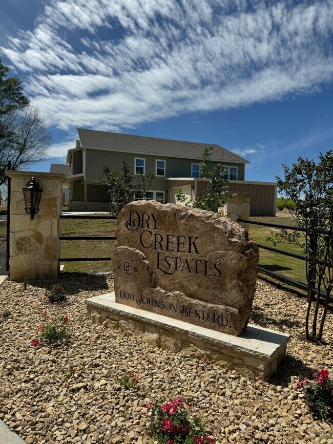 Building Photo - New Build - Peaster ISD - HIGH CEILINGS - WATER INCLUDED