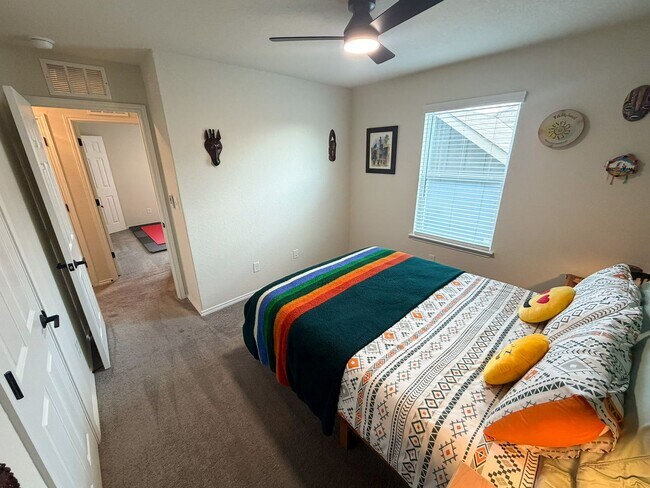 Building Photo - Well Maintained 3 bedroom 2.5 bath in COMAL ISD!