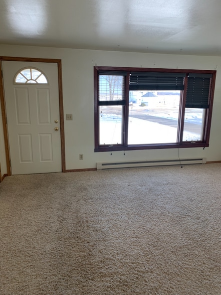 Building Photo - 2633 Shorehaven Ln
