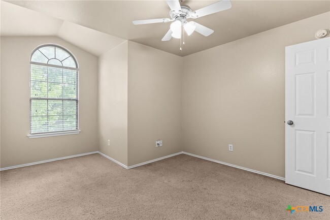 Building Photo - 5405 English Oak Dr