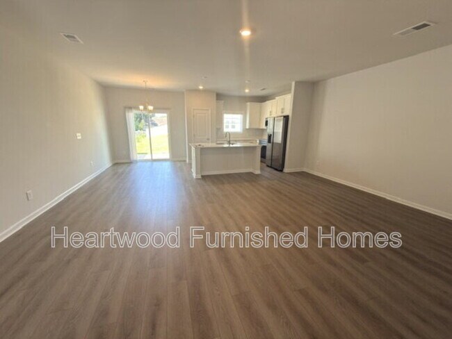 Building Photo - 121 Bartlett Dr