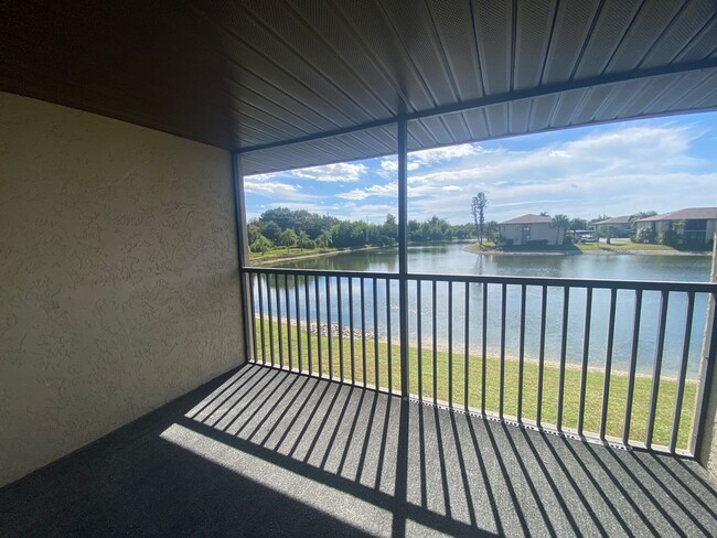 Building Photo - 4008 Oakview Dr