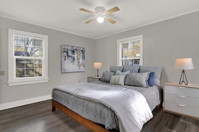 Building Photo - 3088 Manhattan Ave