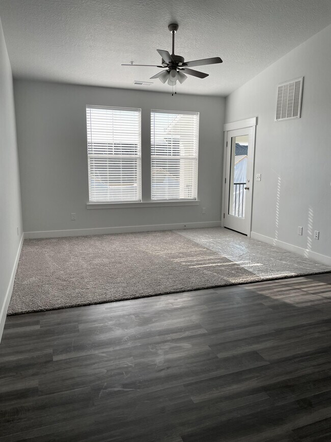 Building Photo - 302 W 435 N