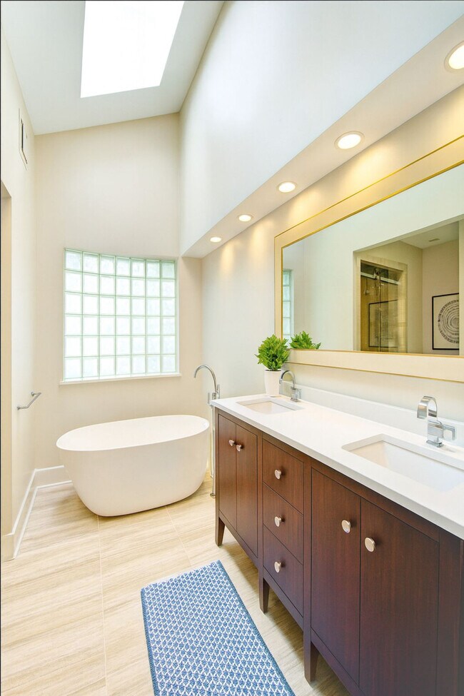 Building Photo - 11940 Springpoint Ln