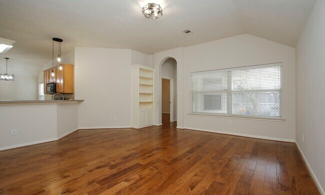 Building Photo - 15938 Cottage Ivy Cir