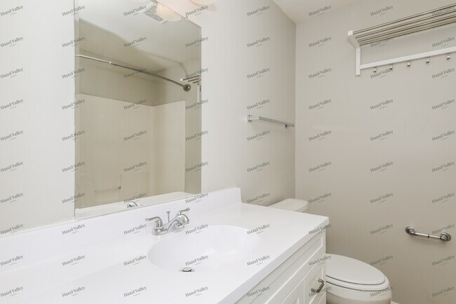 Building Photo - 6091 Parrington Dr