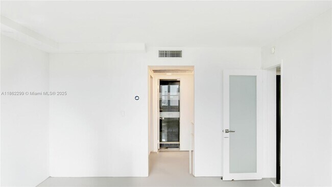 Building Photo - 5838 Collins Ave