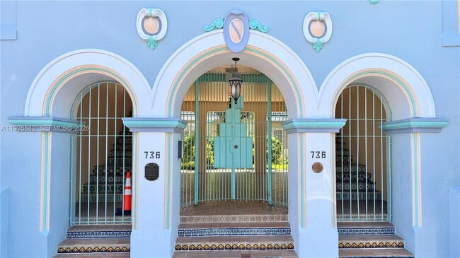 Building Photo - 736 13th St