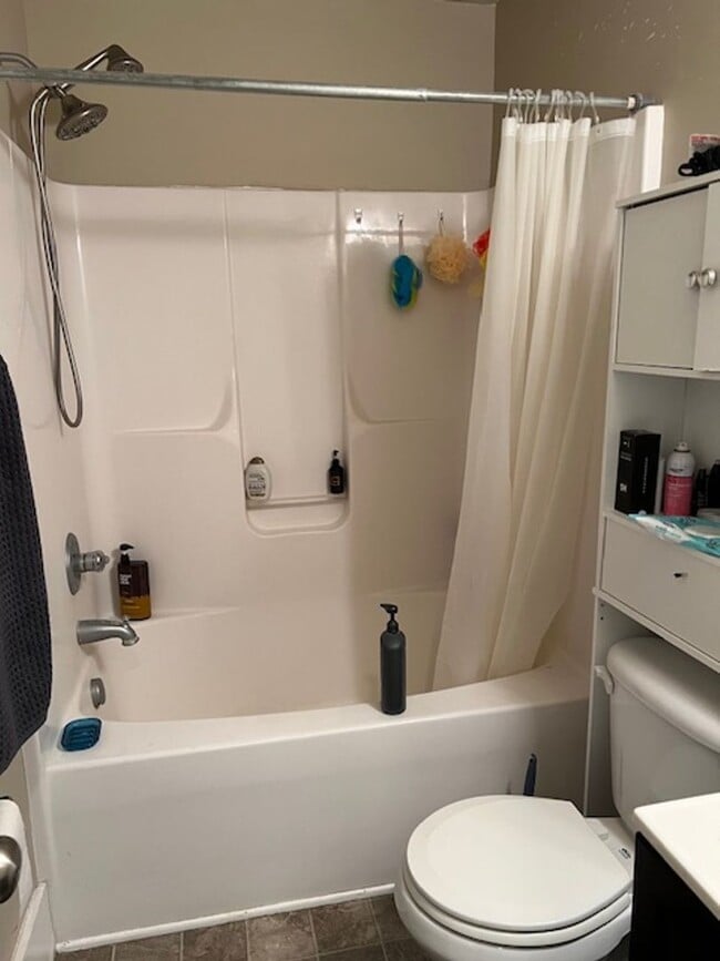 Building Photo - Single Family House