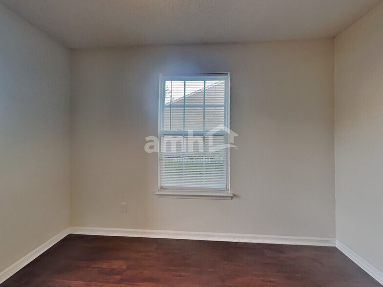 Building Photo - 10167 Hatherley Way