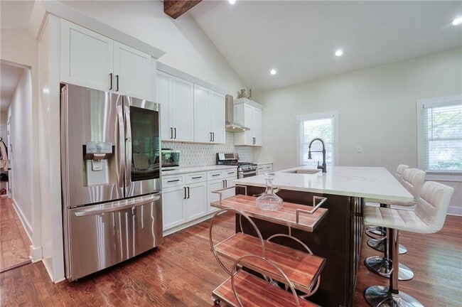 Building Photo - 3076 McCully Dr NE