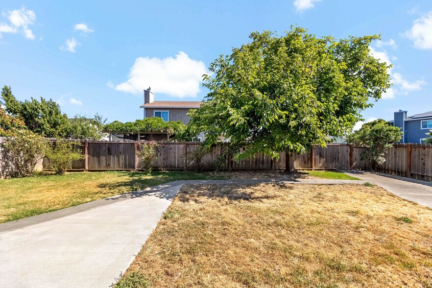 Building Photo - 1401 Prospect Way