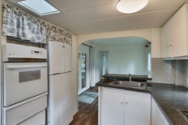 Building Photo - Cozy 1 Bedroom ADU With Stunning Pasture & Pond Views in Rescue!