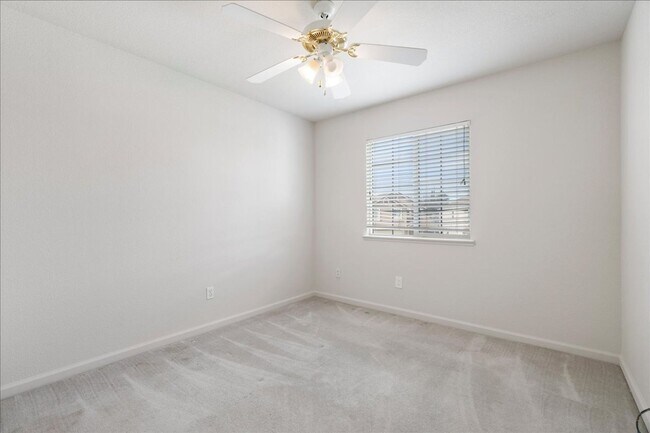 Building Photo - 7 Pewter Ct