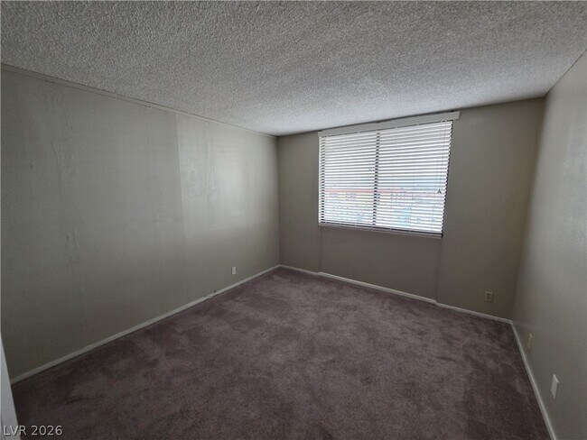 Building Photo - 3930 University Center Dr