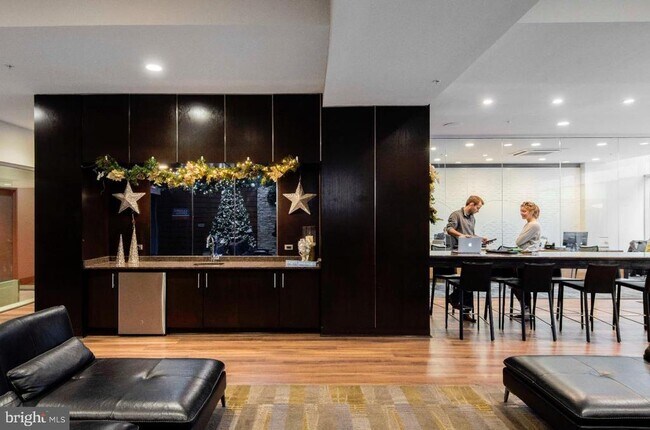 Building Photo - 1900 Arch St