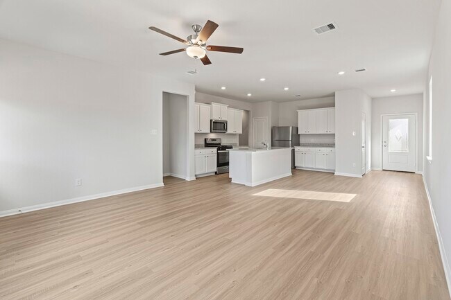 Building Photo - 8839 New Jade Dr