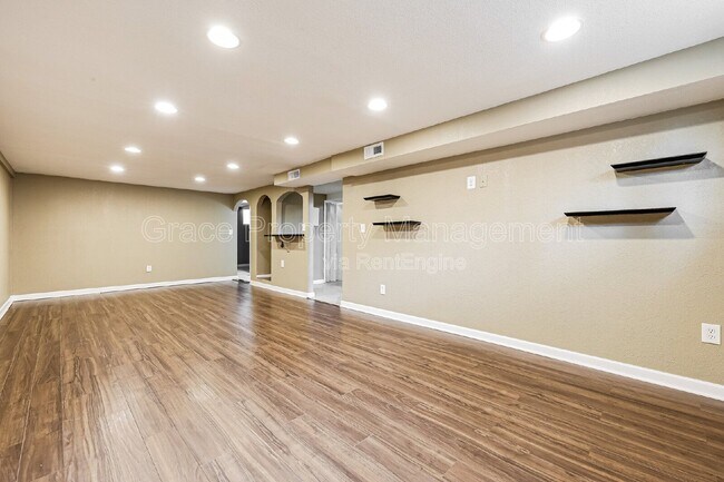Building Photo - 1611 S Julian Way