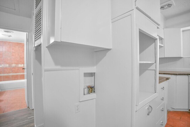 Building Photo - 1307 61st St