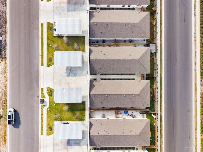 Building Photo - 3404 Ventura Ave